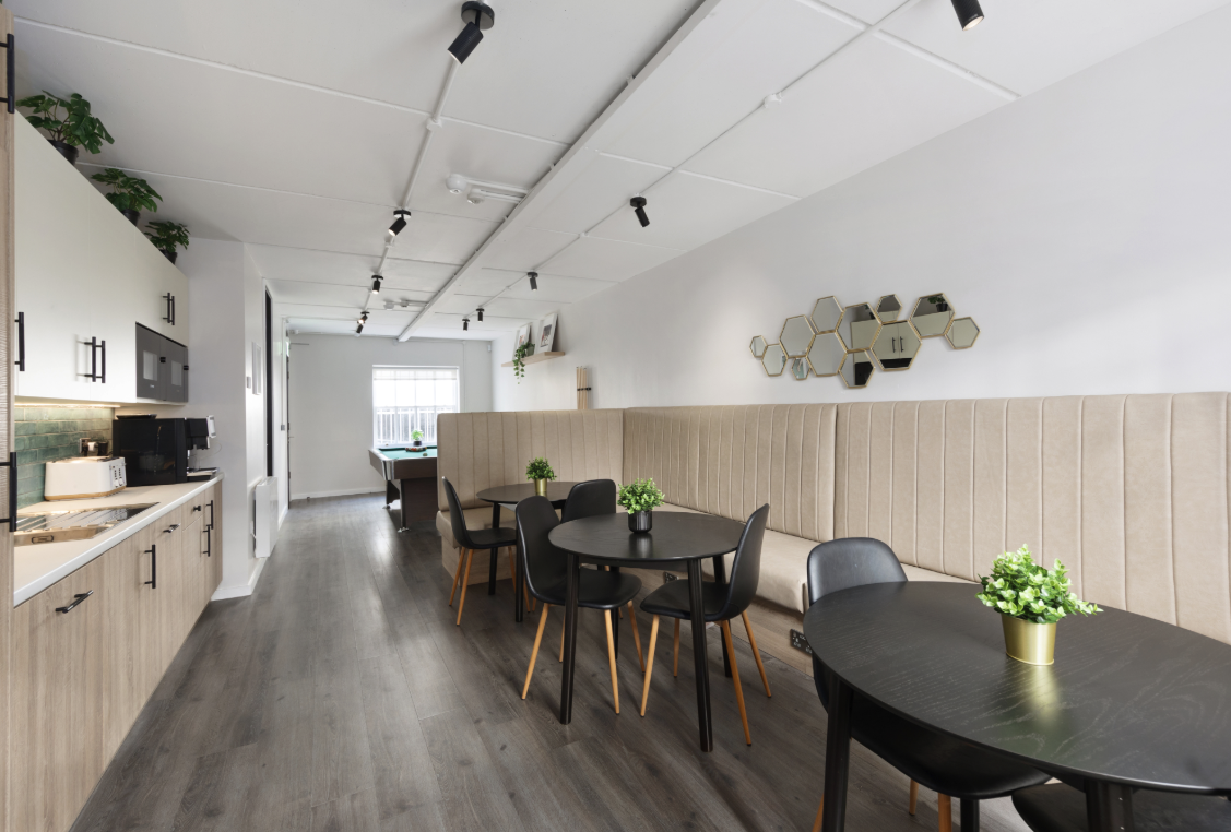 21 Holles Street - Full Building