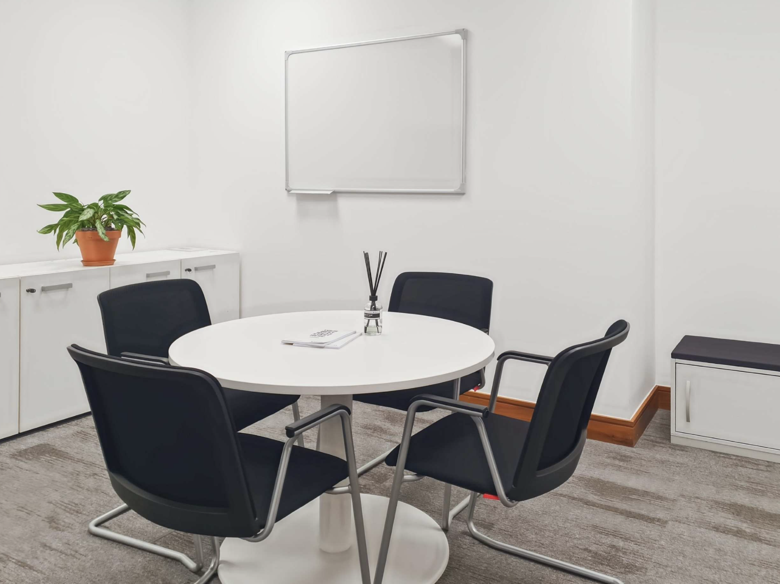 77 Sir John Rogerson's Quay - Office 205