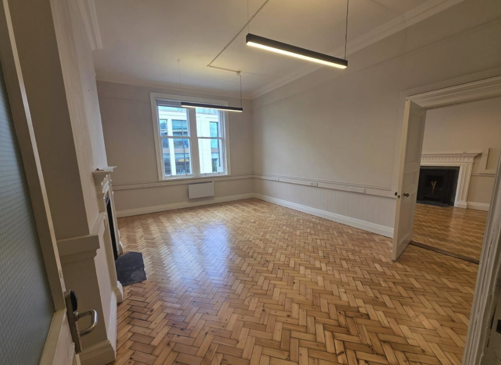 32 Nassau Street - Morrison Chambers - Office 201