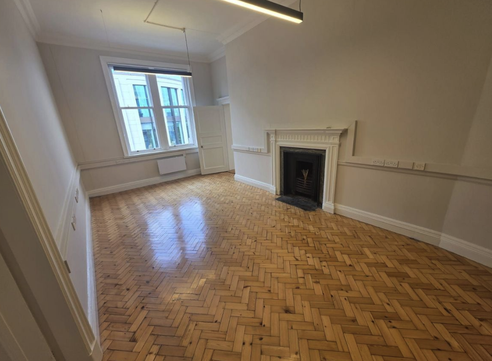 32 Nassau Street - Morrison Chambers - Office 201