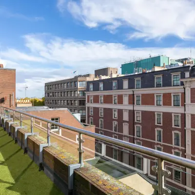 24/25 St Stephen's Green - Offices