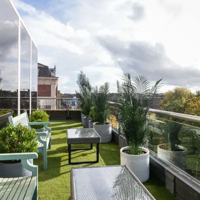 24/25 St Stephen's Green - Offices
