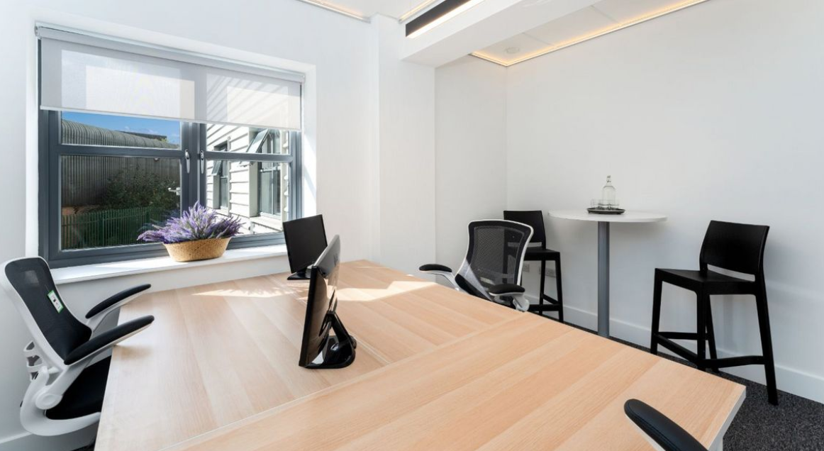 6 Fern Road - Suite 24